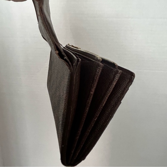 Louis Vuitton Damier Ebene Pattern Sarah Wallet - Picture 10 of 13